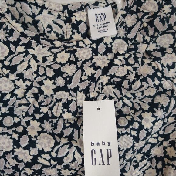 F Baby Gap Baby Girl Black White Dainty Floral Ruffle Long Sleeve Dress NWT 0-3M - Picture 5 of 6